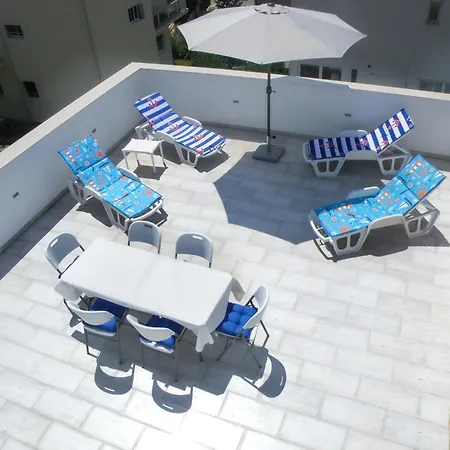 Apartament With Terrace And Free Parking - Nearby