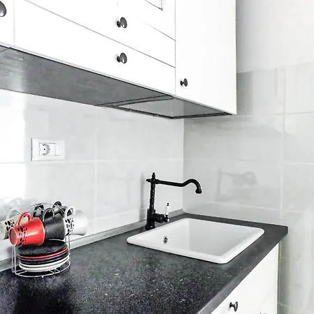 Apartament With Terrace And Free Parking - Nearby *