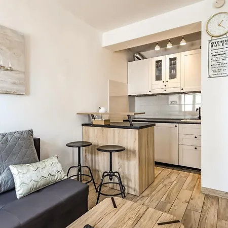 With Terrace And Free Parking - Nearby 아파트 *