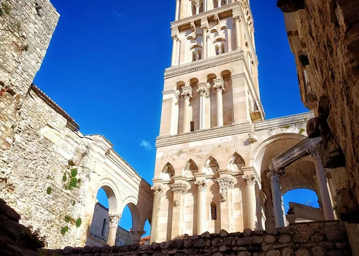 With Terrace And Free Parking - Nearby 아파트 스플리트