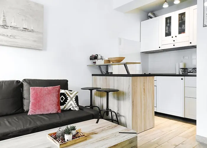 With Terrace And Free Parking - Nearby 아파트 스플리트