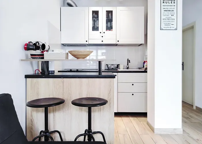 With Terrace And Free Parking - Nearby 아파트 *