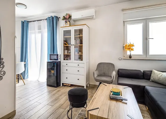 아파트 With Terrace And Free Parking - Nearby 스플리트